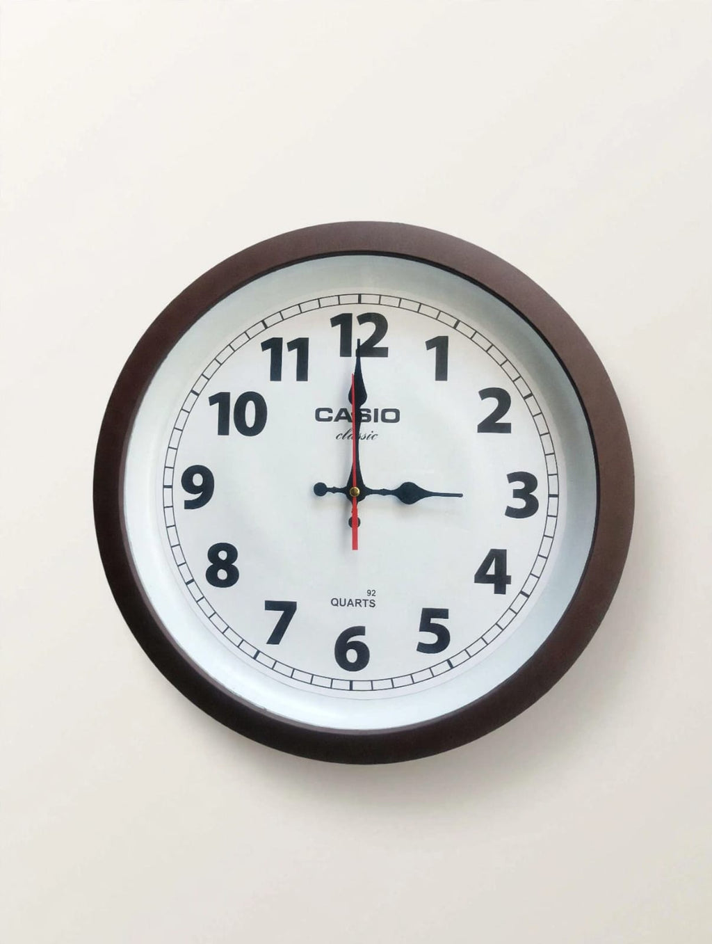Home Decoration Simple Round New Design plastic wall Clock 14 inch by 14" (FREE DELIVERY)