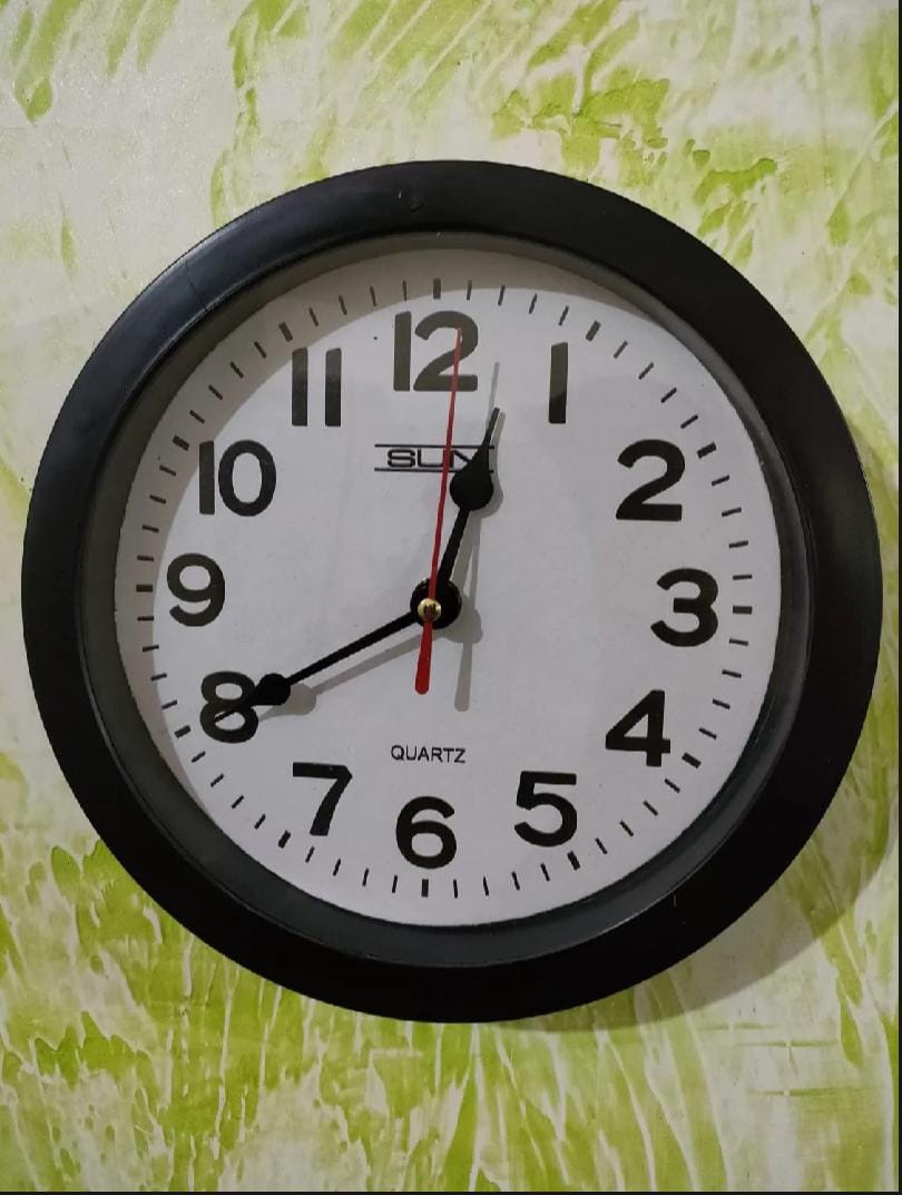 Elegant High Quality Wall Clock (R1)